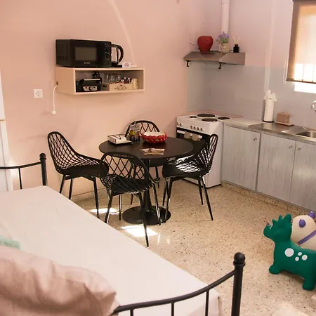 아파트 Lilia-rentalapartments 벌하티